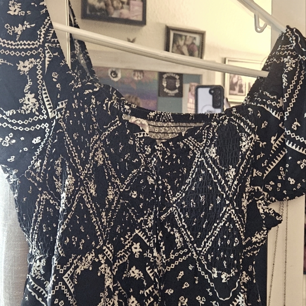Black & White Flowered BoHo type shirt